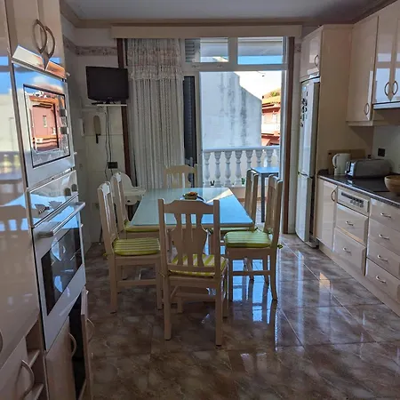 فيلة Casa Adora Mit 3 Schlafzimmern, Garten Und Meerblick