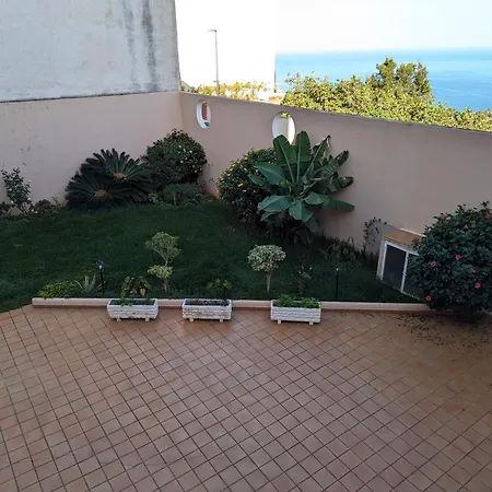 Casa Adora Mit 3 Schlafzimmern, Garten Und Meerblick فيلة *
